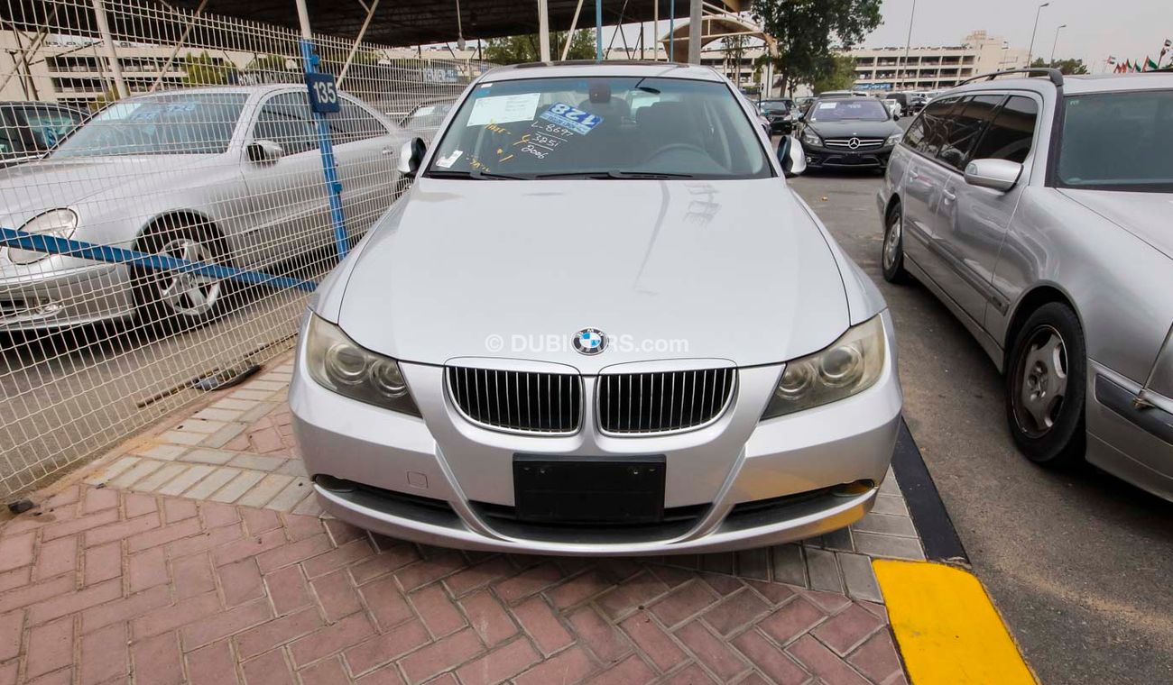 بي أم دبليو 325 i