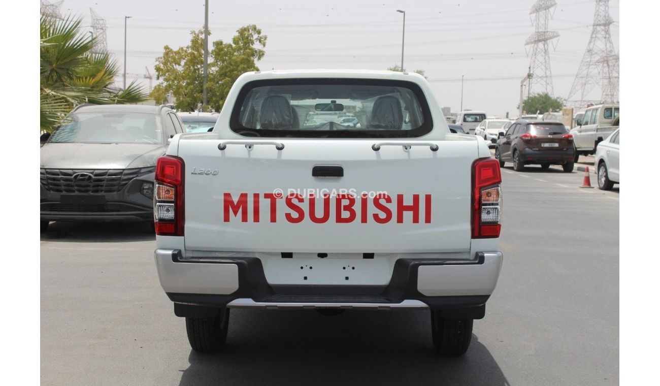 Mitsubishi L200 4x4 2.4 L petrol