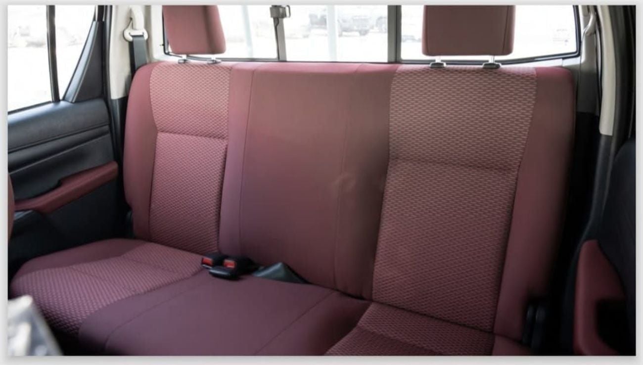 Toyota Hilux GLX HILUX 2.7 DC A/T 4X2, 2025 WHITE INSIDE MAROON