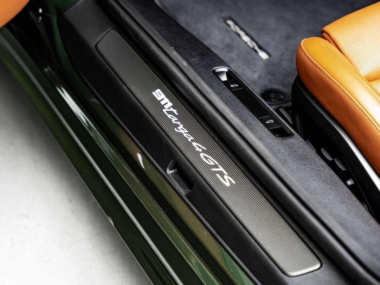 Porsche 911 Targa 4GTS 3.0L (475 HP) 2025 Porsche 911 Targa 4 GTS, 2027 Porsche Warranty, Paint To Sample, Very