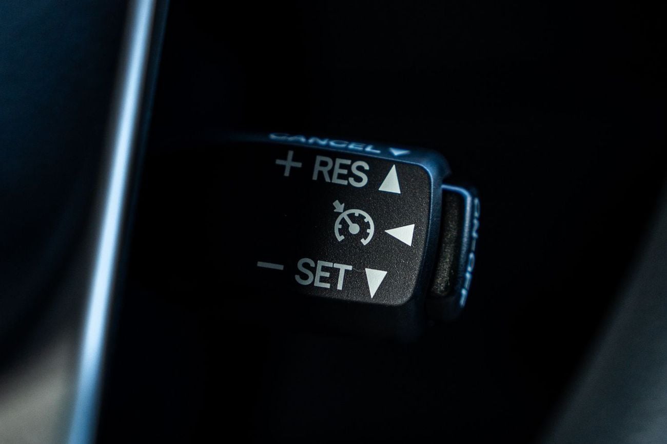 تويوتا هيلوكس Toyota Hilux  4.0-l 4WD pickup  2026 4-door cabin, automatic,