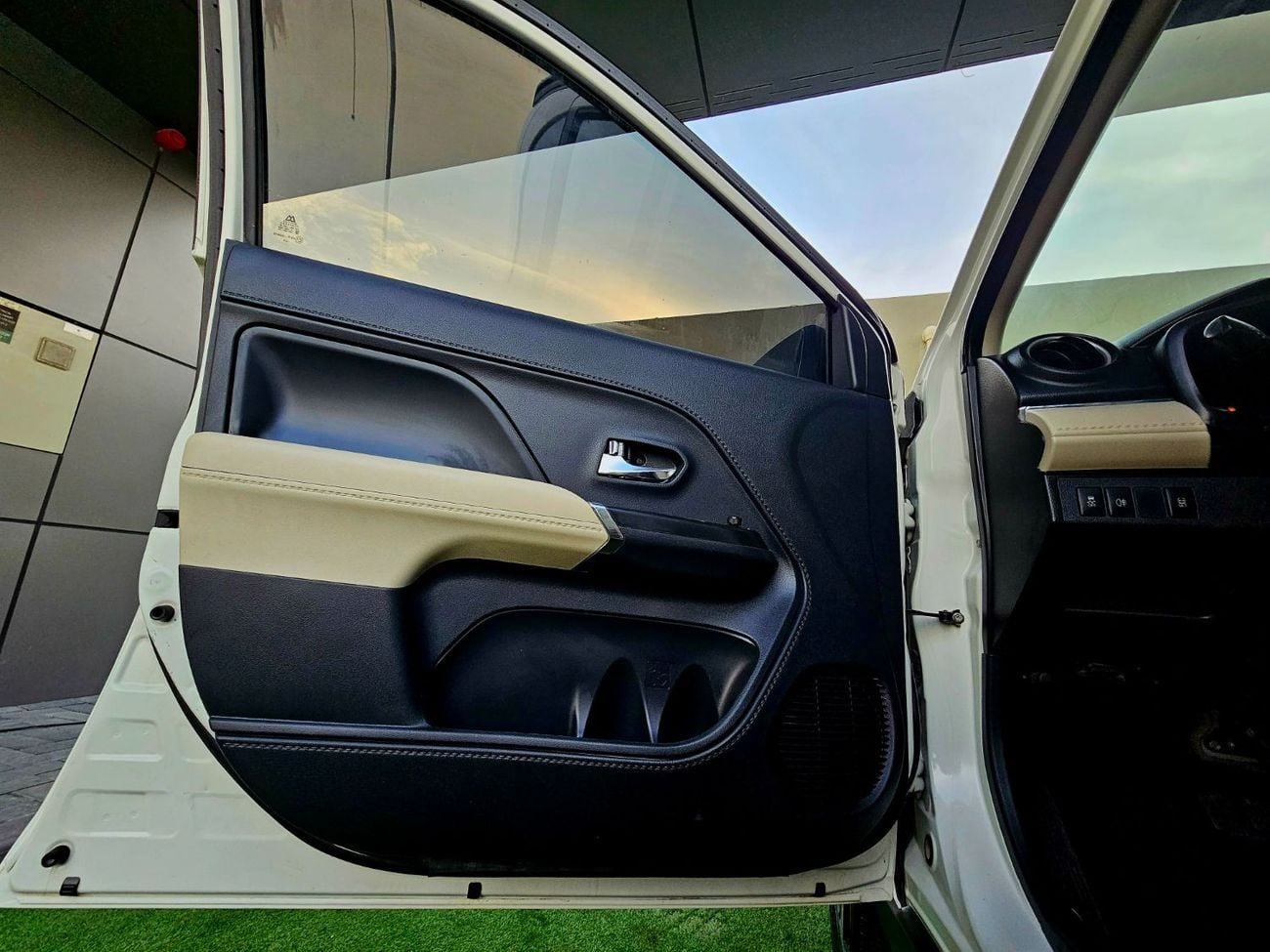 تويوتا راش EX/ PASSENGER 7 SEATS/ LOW MILEAGE