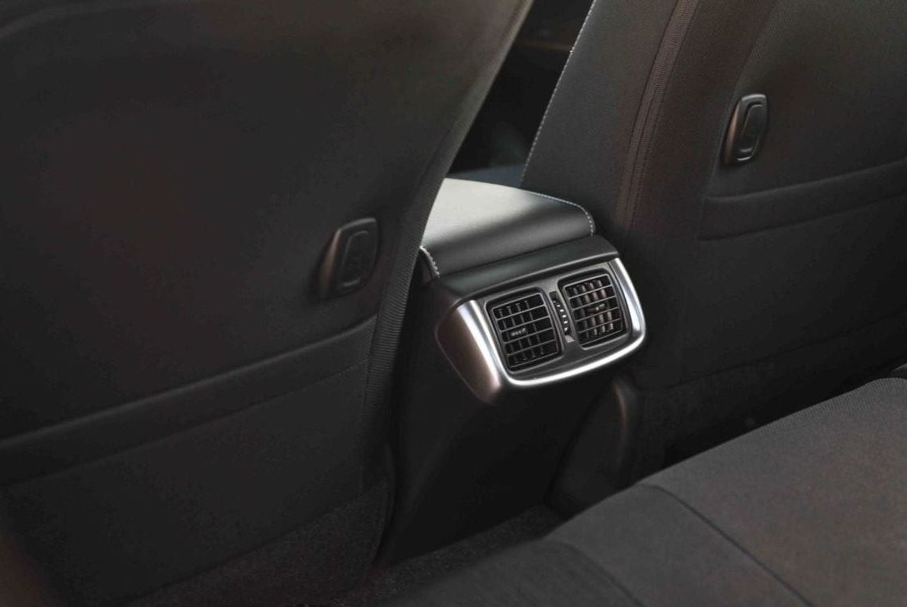 Toyota Hilux 2023 Toyota Hilux 4x4 DC 2.4 HI SR5 - Grey Mettalic inside Black | Export Only