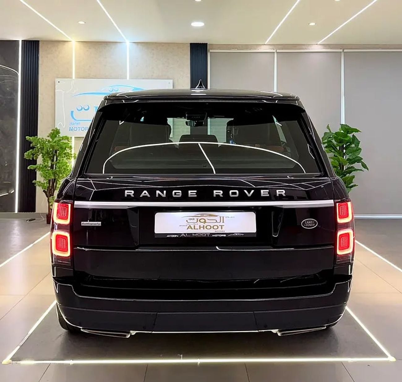 Land Rover Range Rover AUTOBIOGRAPHY KIT RR VOGUE || GCC II FULLY LOADED I| PANORAMA I| SCREENS II HEADS UP DISPLAY