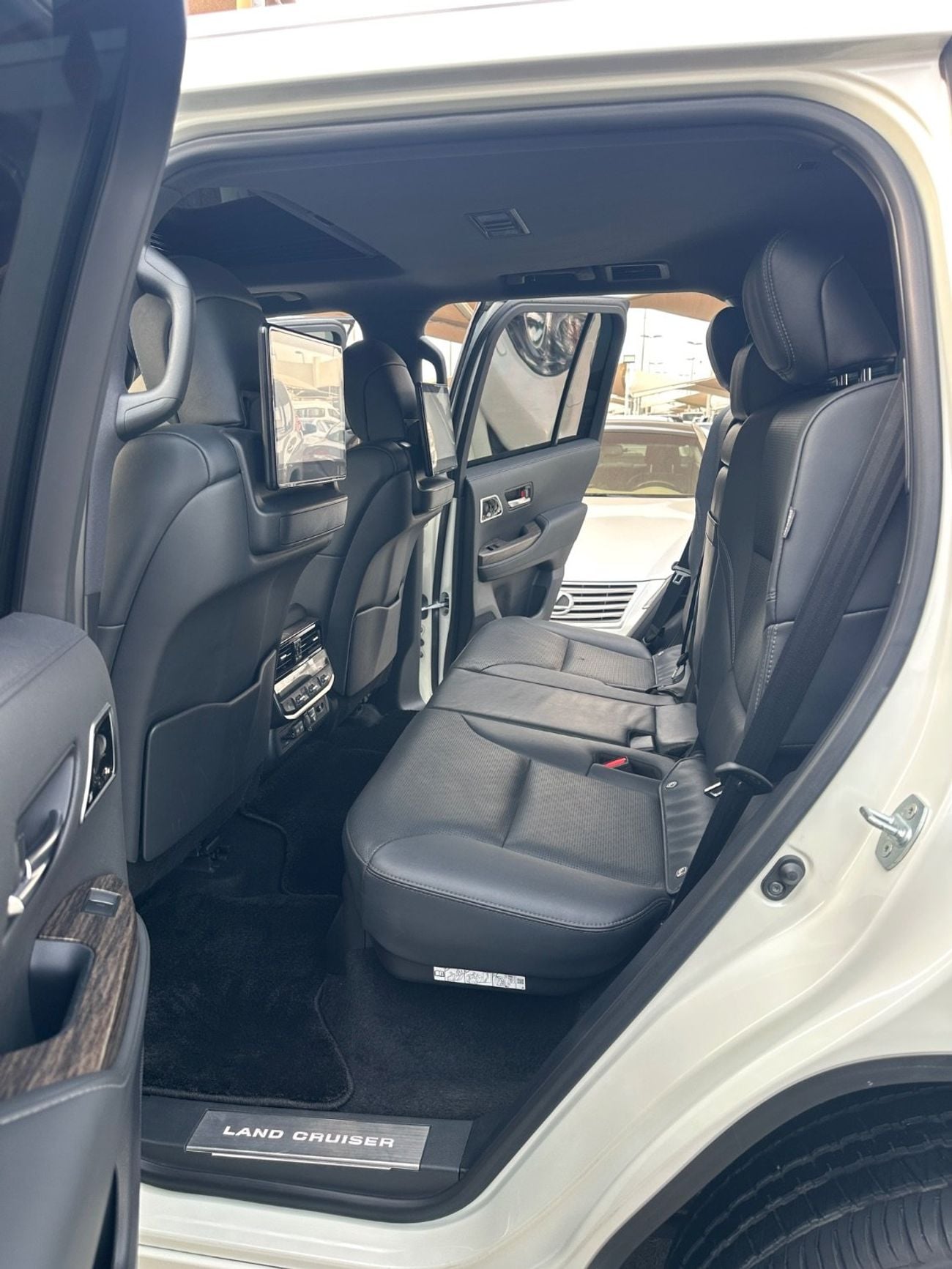 Toyota Land Cruiser VXR