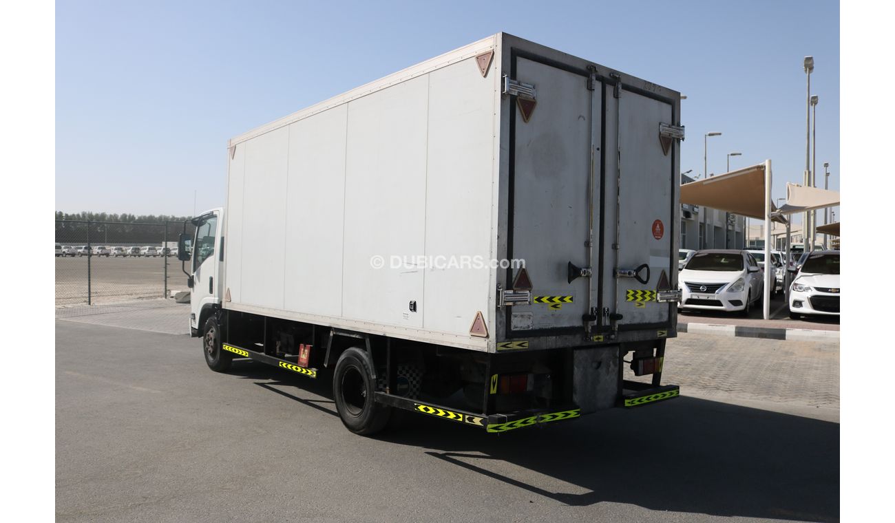Isuzu NPR CHILLER TRUCK WITH INSULATED BOX WITH GCC SPECS 2015
