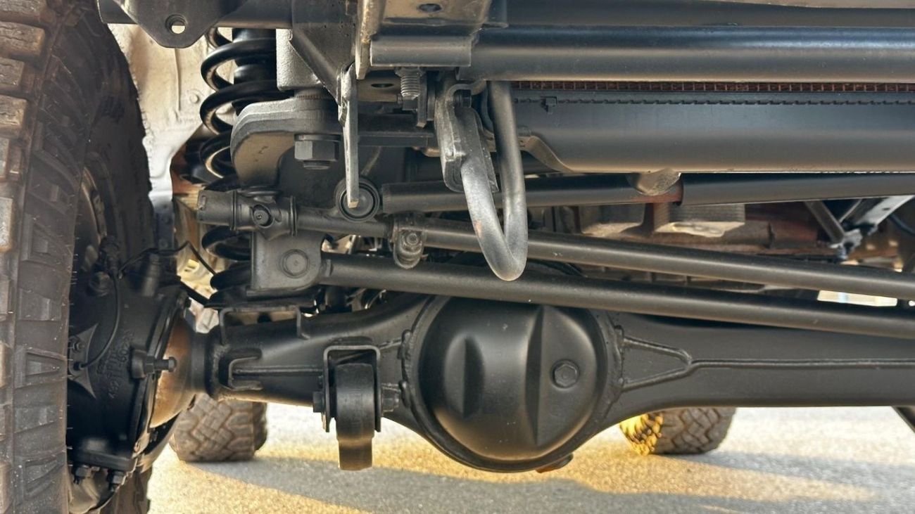 تويوتا لاند كروزر 70 Diesel 4.5 Liter Right Hand Drive 5 Doors Manual Gear Power Windows