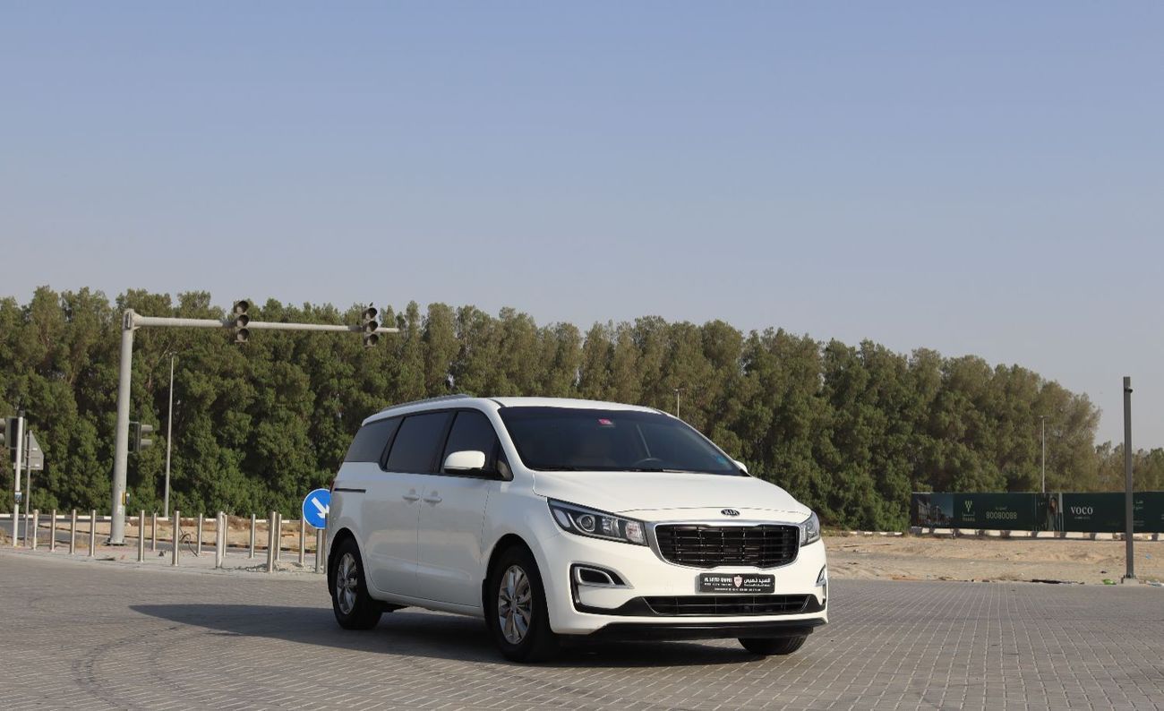Kia Carnival EX 3.3L Kia Carnival 2020 model, GCC, accident-free, in excellent condition, 104,000 km, price 59,00