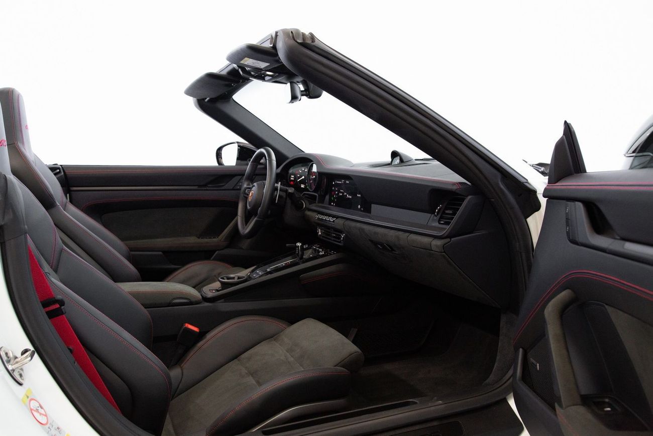 Porsche 911 CARRERA GTS CABRIOLET