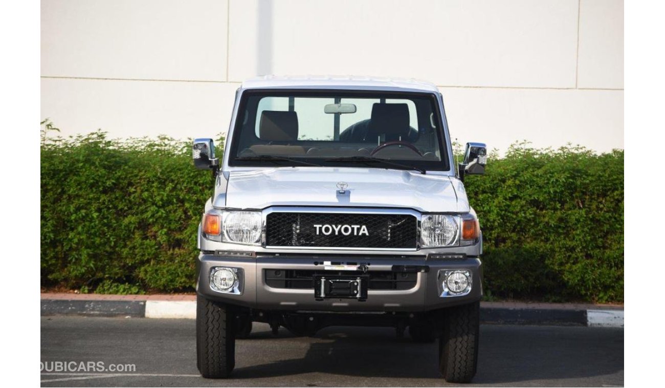 تويوتا لاند كروزر بيك آب 79 SINGLE CAB V6 4.0L PETROL 4WD MT