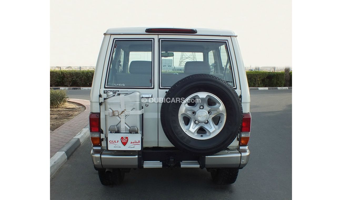 Toyota Land Cruiser Capsule