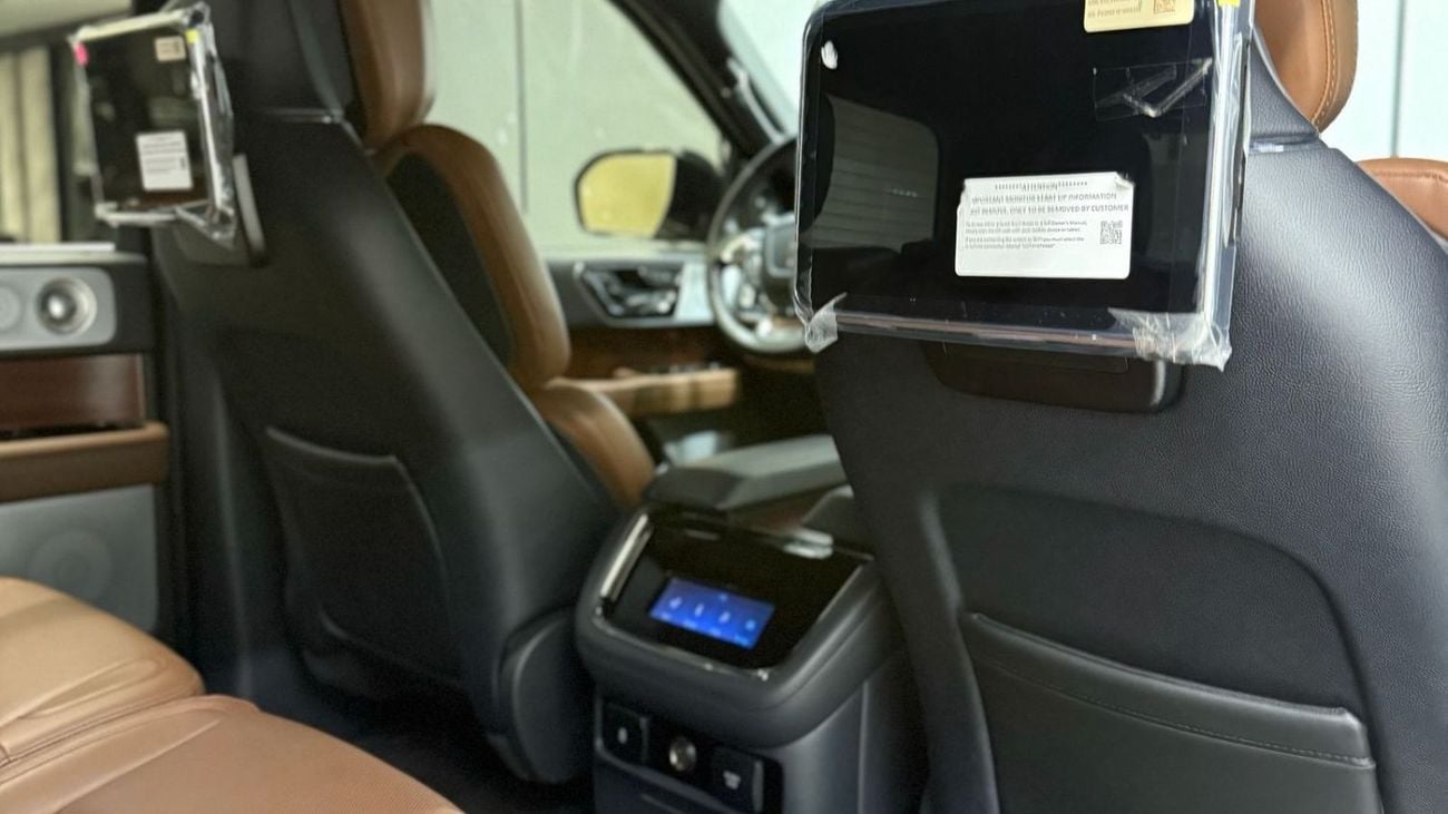 Lincoln Navigator Std 3.5L | GCC Specs | Warranty & Service Contract Until 2029 | Only 5,000 KM