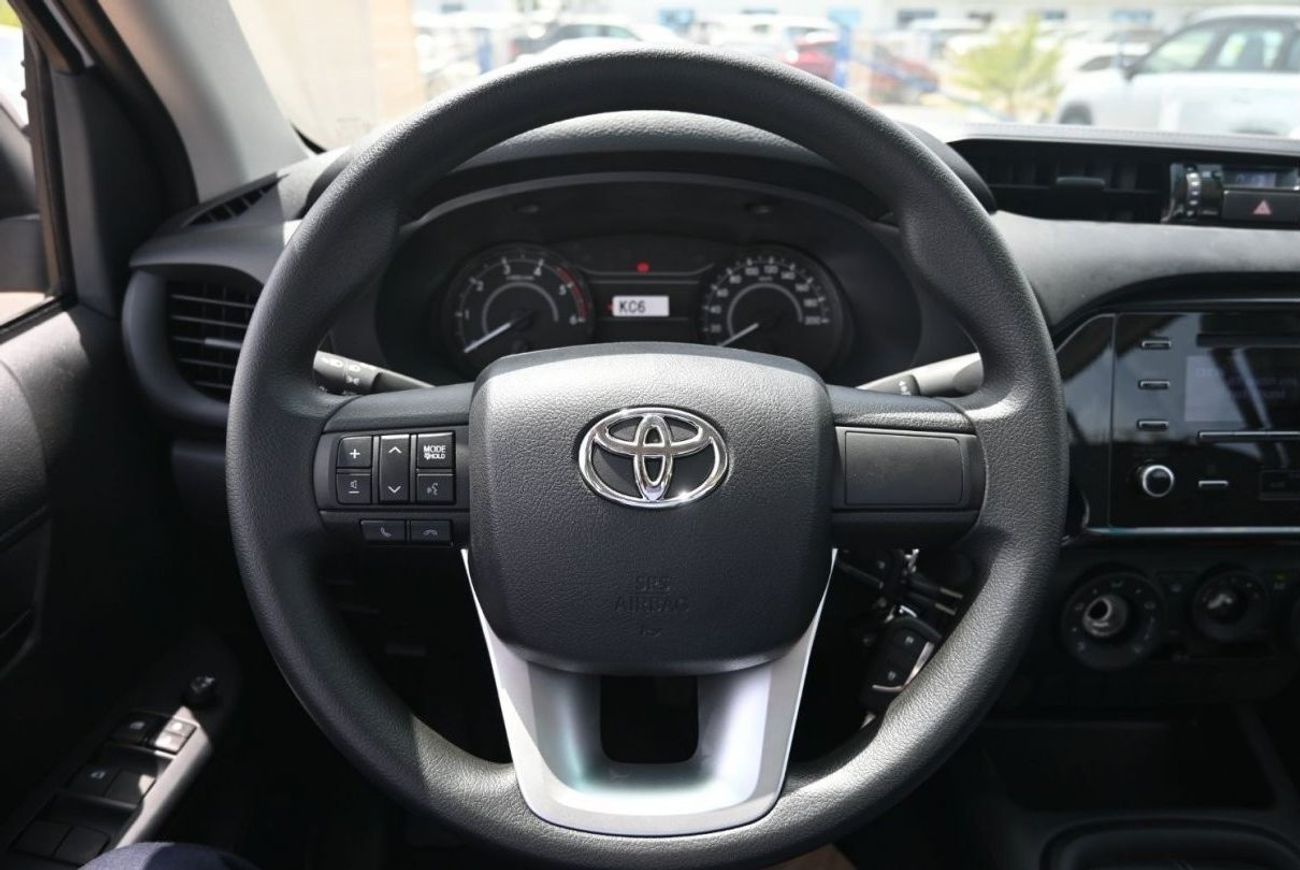 Toyota Hilux Toyota Hilux 2.4L Diesel Manual, 4WD Color White Model 2023