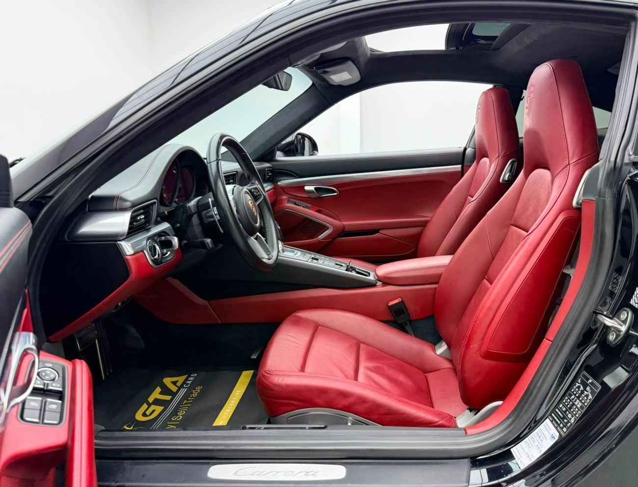 Porsche 911 CARRERA S 2018 Porsche 911 Carrera S, Full Service History, Sport Chrono Package, Excellent Condition, GCC