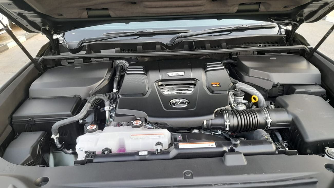 Lexus LX 500 Lexus Lx500d,2025,sports luxury 3.3L twin turbo diesel,automatic gear,7 seaters,cool box,RHD,soft do