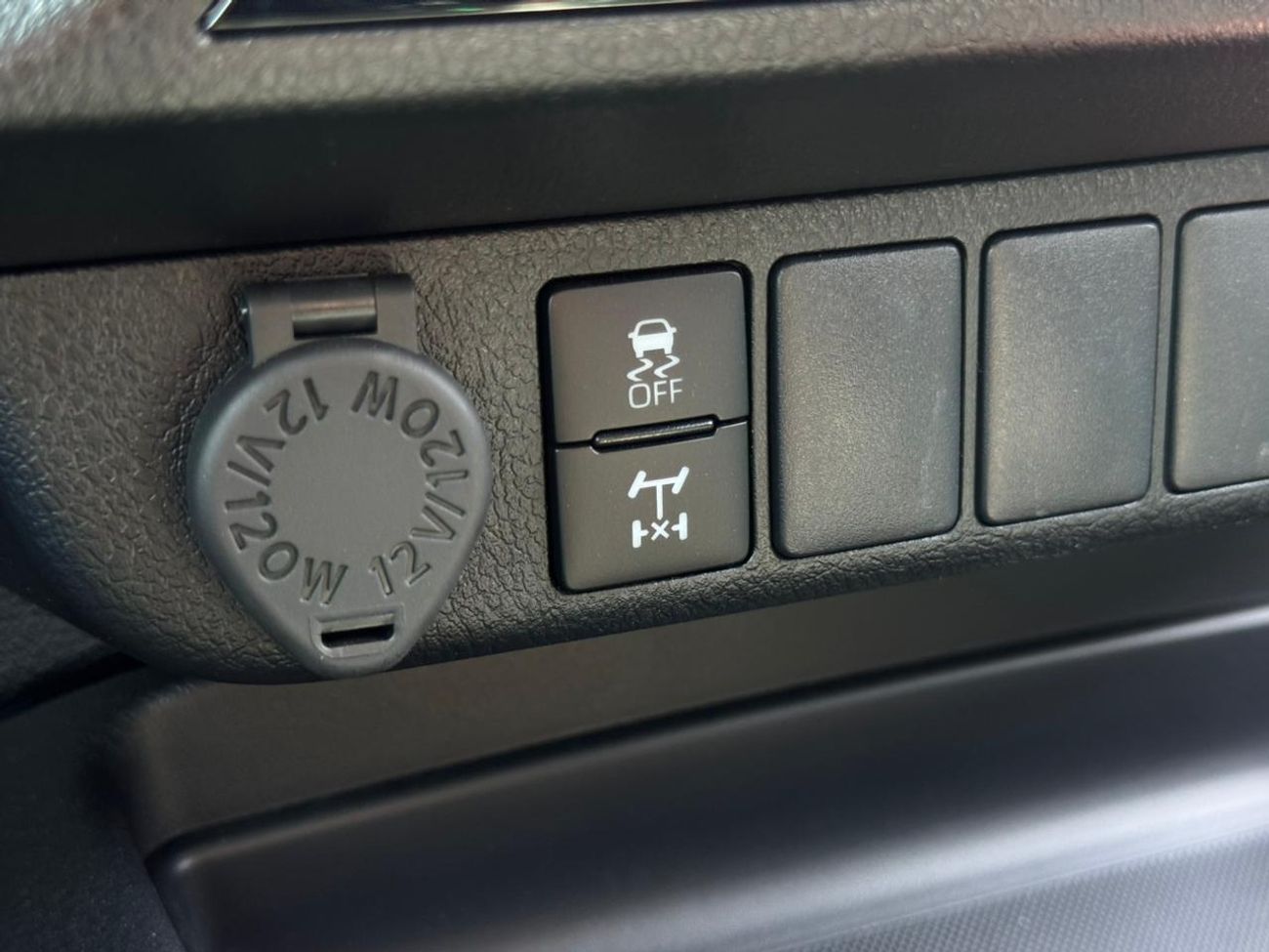 تويوتا هيلوكس TOYOTA HILUX GR SPORT 4.0L V6  GCC  2026