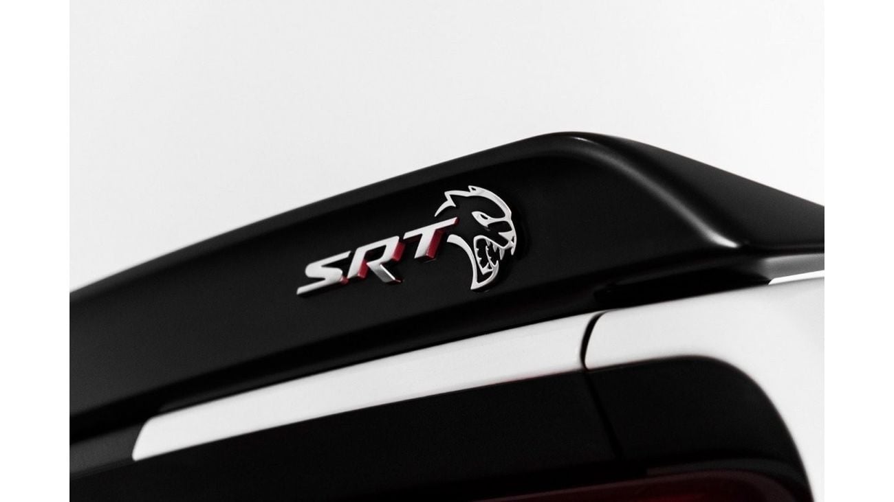 Dodge Challenger SRT Hellcat 2017 Dodge Challenger Hellcat / Manual / V8 717BHP