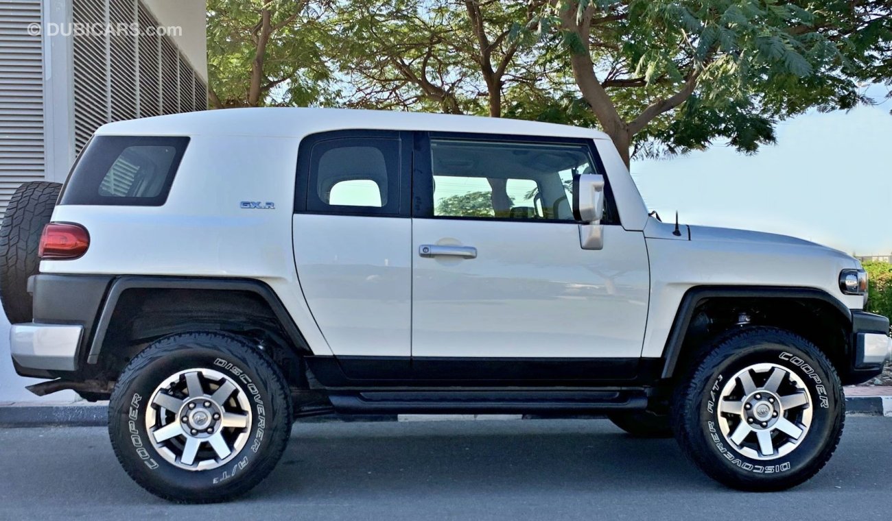 Toyota FJ Cruiser GCC - Excellent Condition - Agency Maintained - Fox Suspension Kits - Bank Finance Facility