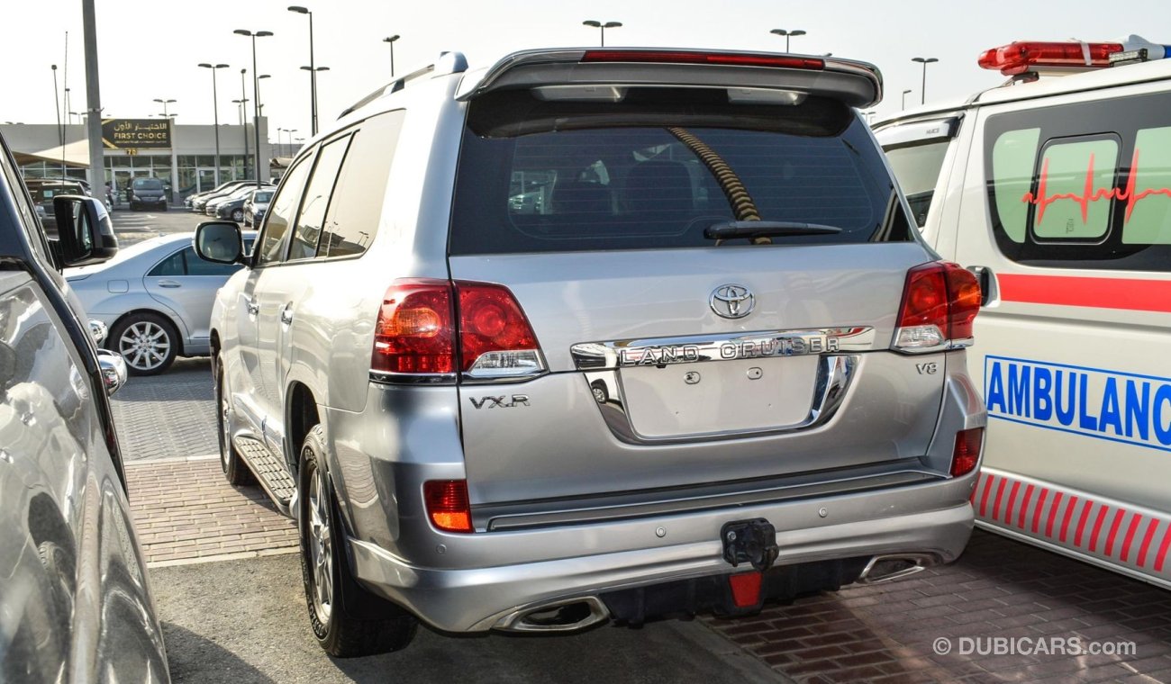 Toyota Land Cruiser VXR V8