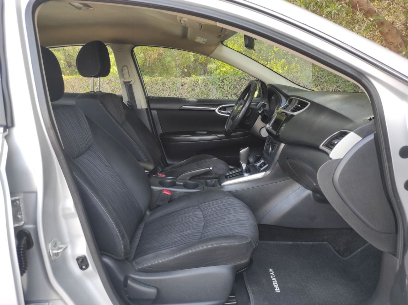 Nissan Sentra SV (NON GCC) S 1.6L (110 HP) Nissan Sentra 2019 isa Full automatic