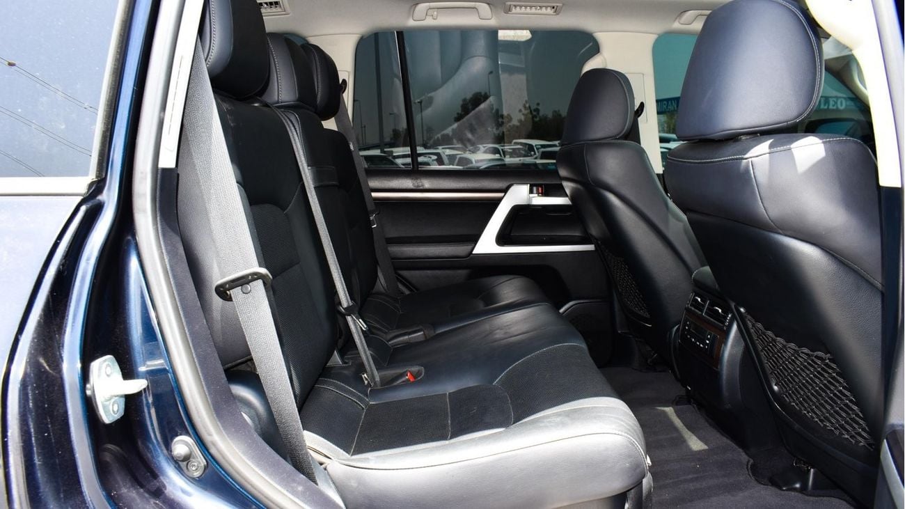 Toyota Land Cruiser V8 Diesel Right Hand