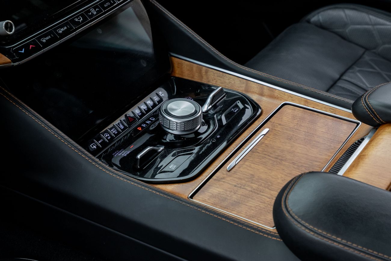 جيب جراند واجونير Grand Wagoneer Series III | 4,113 P.M | 0% Downpayment | WARRANTY!