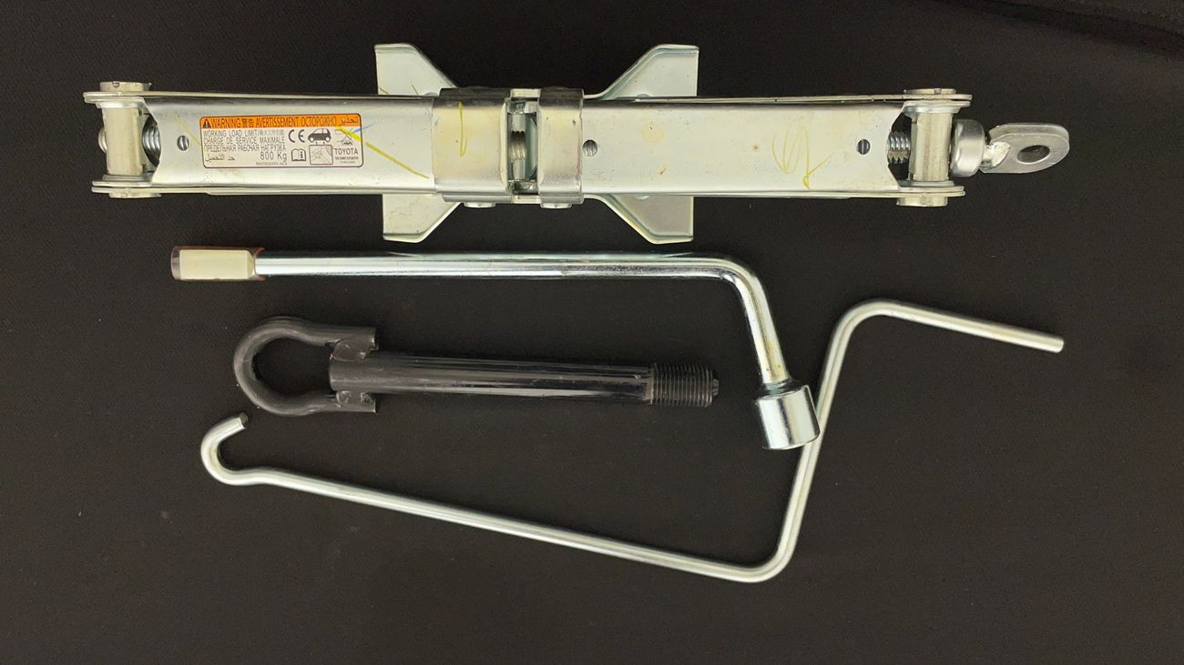 تويوتا يارس E 1.5 | بدون دفعة مقدمة | اختبار القيادة في المنزل