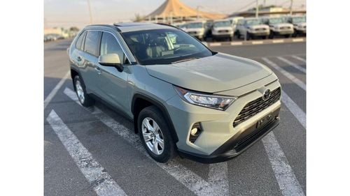 Toyota RAV4 2021 Toyota  RAV4 XLE // 4X4 // Super Clean car // 2.5l -v4 -  4x4 -