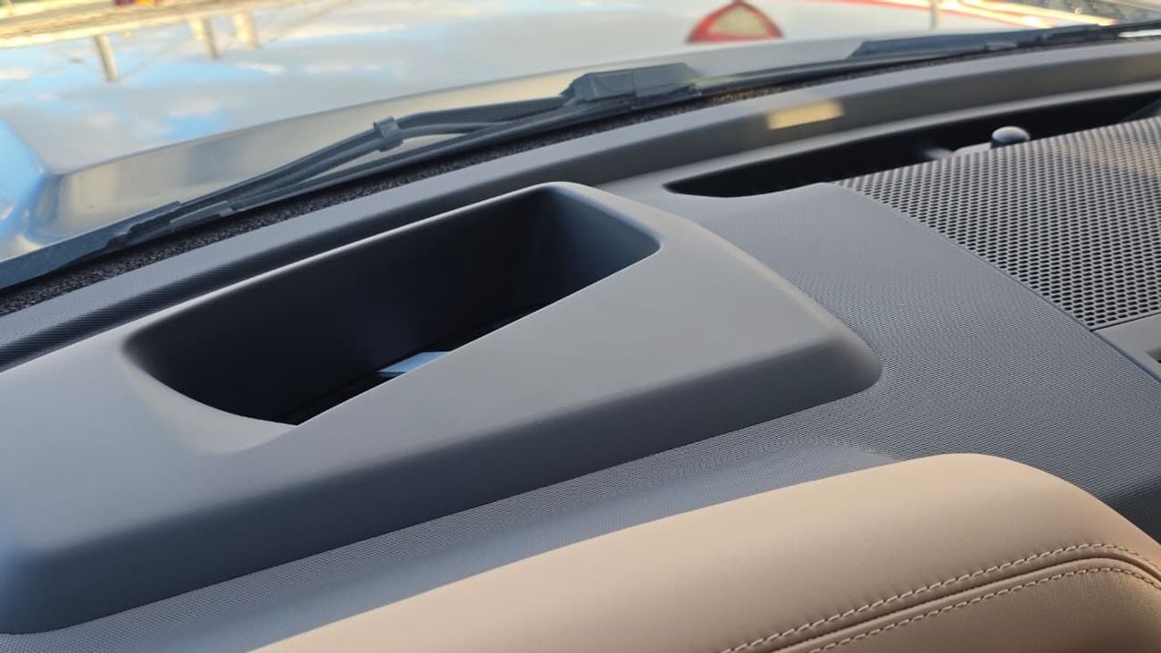 لاند روفر ديفندر LAND ROVAR DEFENDER P400 2026 GCC