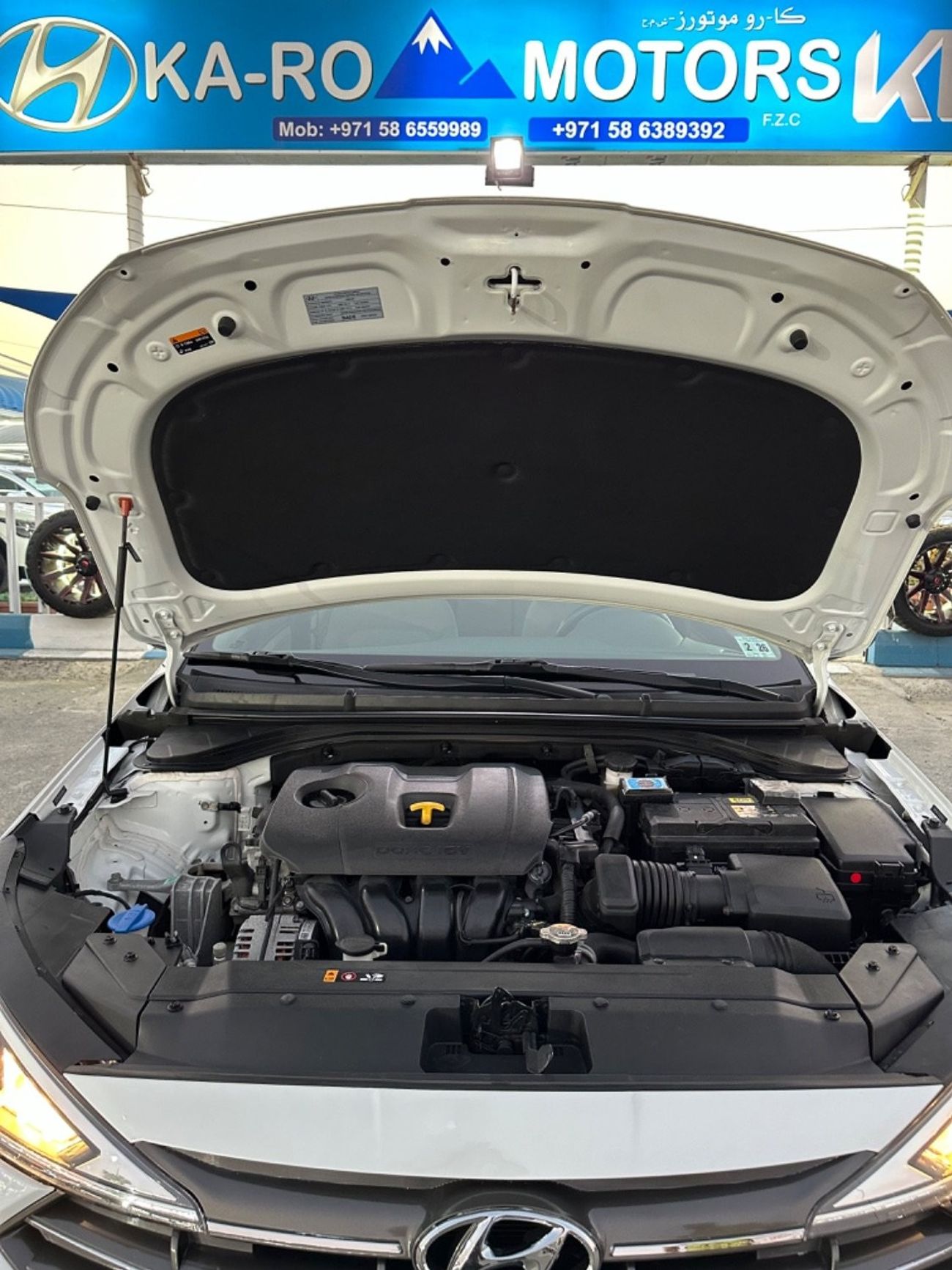 Hyundai Elantra GLS Hyundai Elantra 2021 with engine capacity 2 has a sensor and blind spot lane exit has a sunroof 