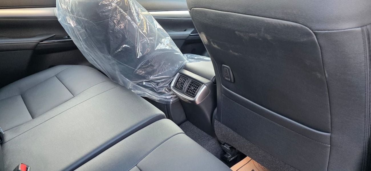 تويوتا هيلوكس RHD DIESEL FULL OPTION