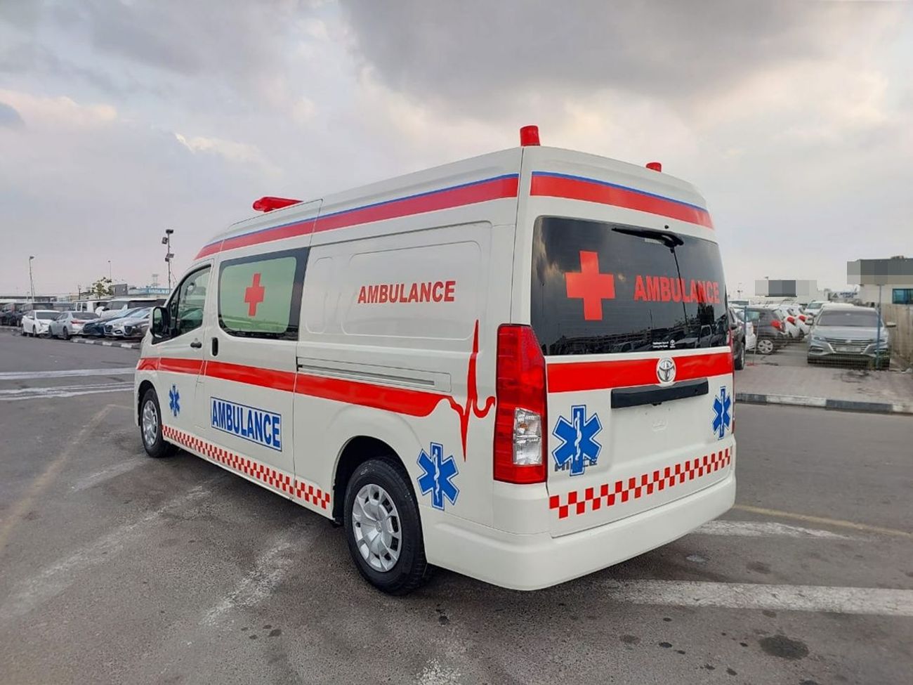 Toyota Hiace TOYOTA HIACE VAN AMBULANCE  RHD 2023 MODEL 2.8 L DIESEL AUTOMATIC(PM22474)
