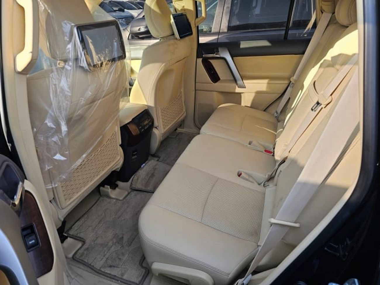 Toyota Prado VXR 4.0L 4WD LHD-GCC SPECS-Automatic-petrol-6 Cylinders-7 Seats-5 Doors