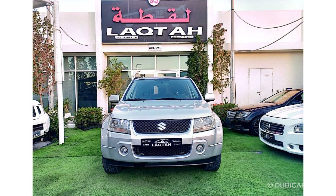 Suzuki Grand Vitara Gulf model 2008, silver color, in excellent condition, you do not need any expenses