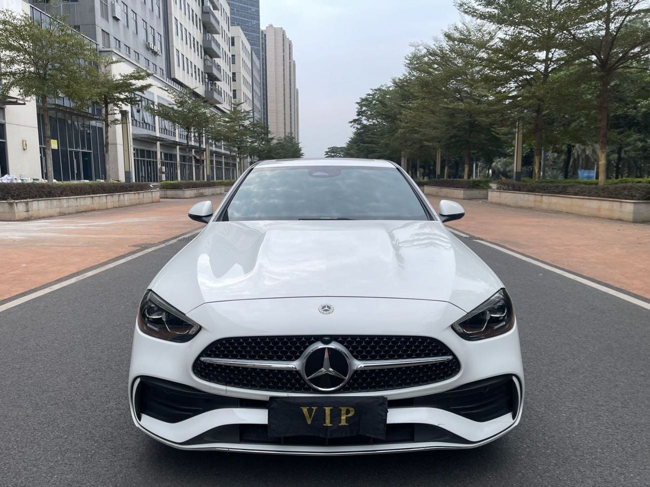 مرسيدس بنز C200 L