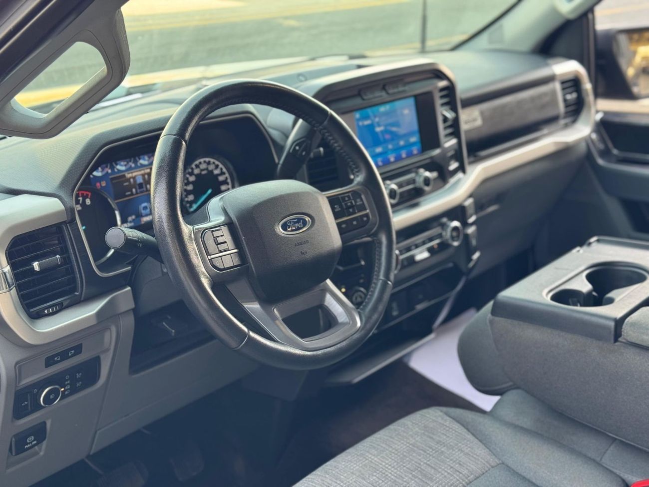 Ford F 150 XLT / 5.0 V8 4X4 / GCC / AGENCY WARRANTY AND SERVICE TILL 2027/ REMOTE START / RAPTOR FACELIFT