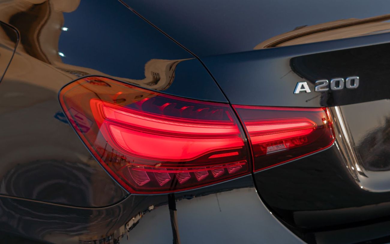 مرسيدس بنز A 200 Premium + 2.0L