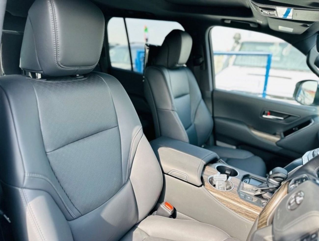 Toyota Land Cruiser Lc 300 sahara top of the range