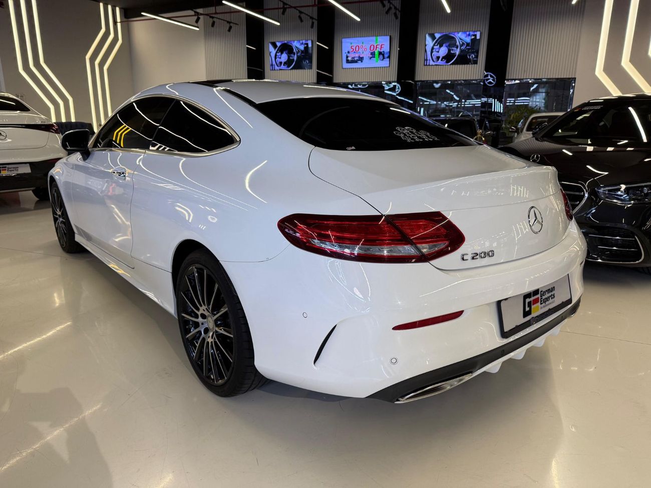 مرسيدس بنز C 200 كوبيه 2017 Mercedes-Benz C200 Coupe - GCC - Low Mileage - Good Condition