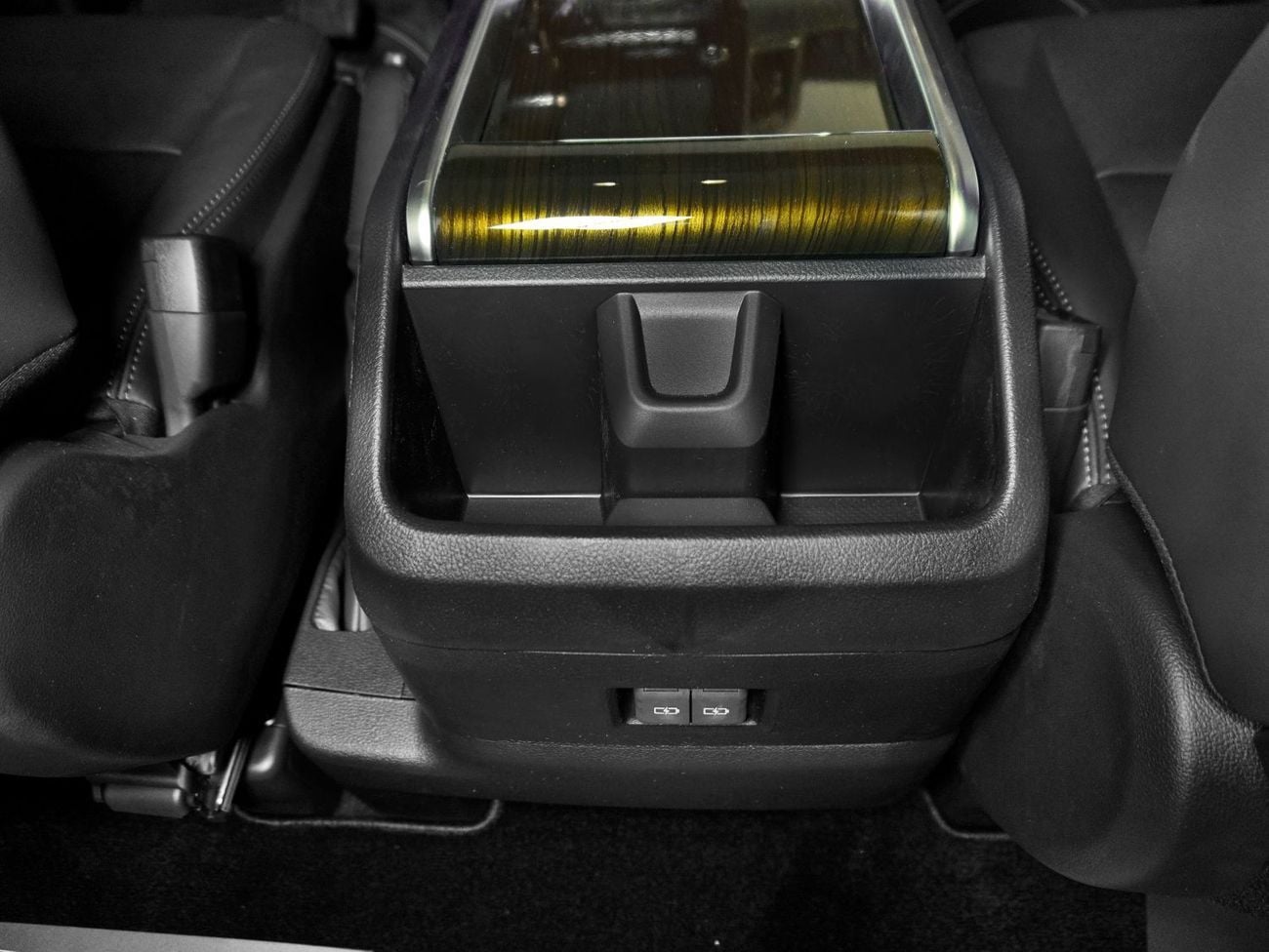 تويوتا جرافينا Dubai Registration | 2026 | 3 Years Agency Warranty  Service Contract