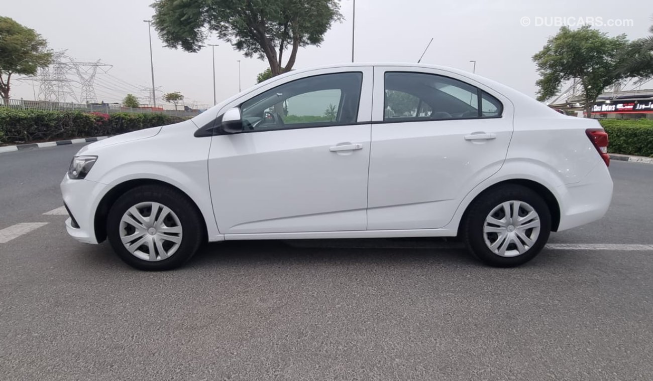 Chevrolet Aveo LS - WHT_GRY - 2019