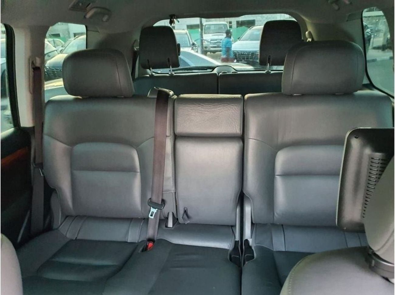 تويوتا لاند كروزر diesel 4.5 liter right hand drive face lift to 2024 model leather seats