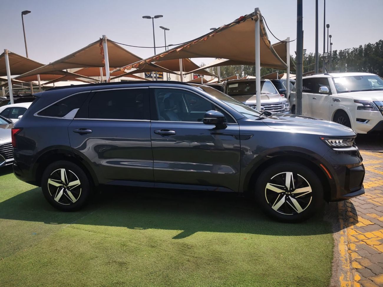 كيا سورينتو Std 2.5L FWD