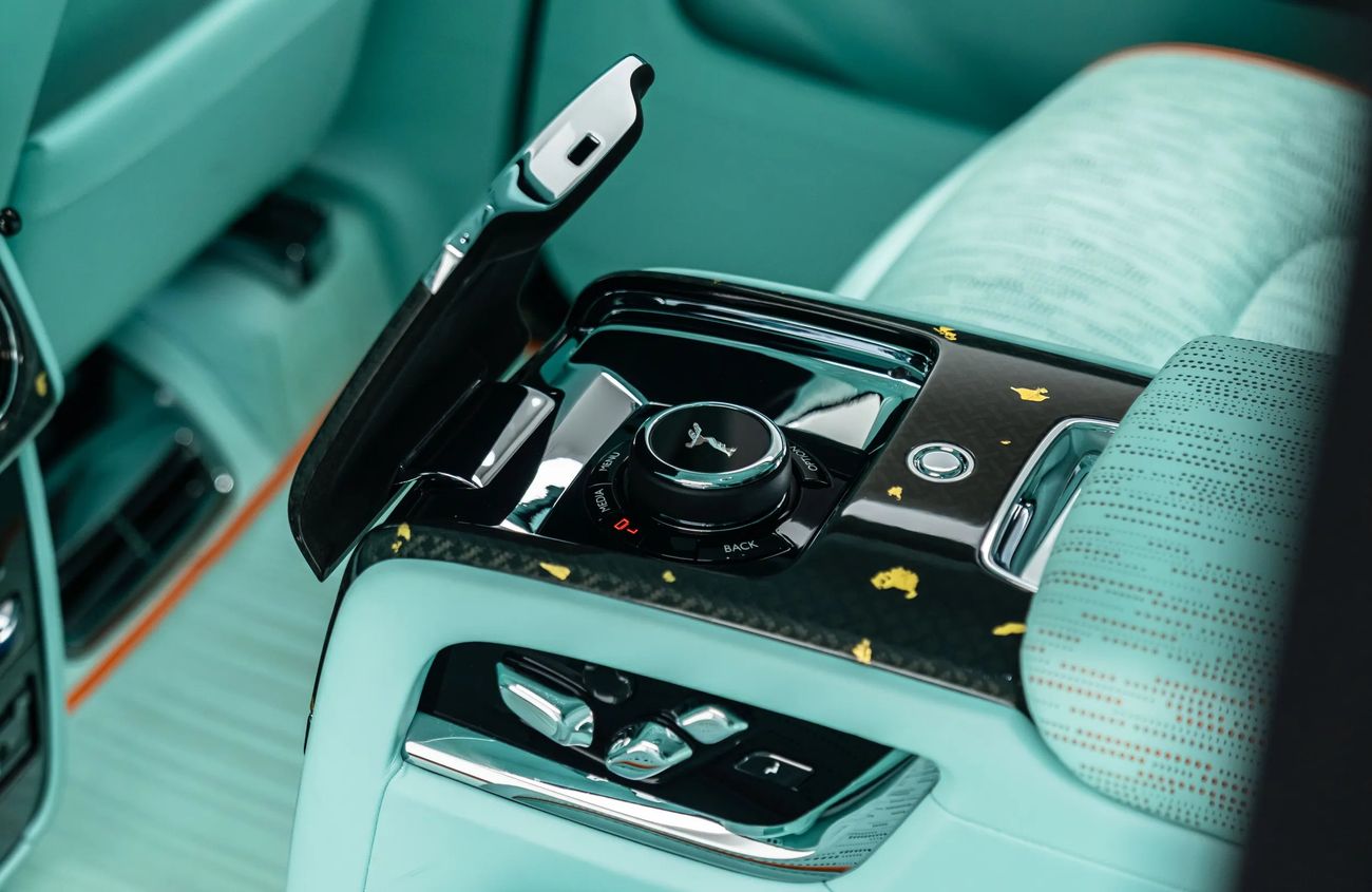 Rolls-Royce Cullinan 6.75L V12 Twin-Turbocharged Engine