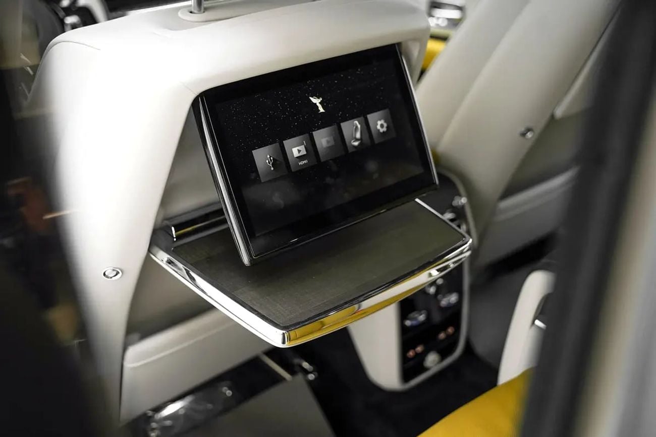 Rolls-Royce Cullinan WITH WARRANTY AND SERVICE CONTRACT