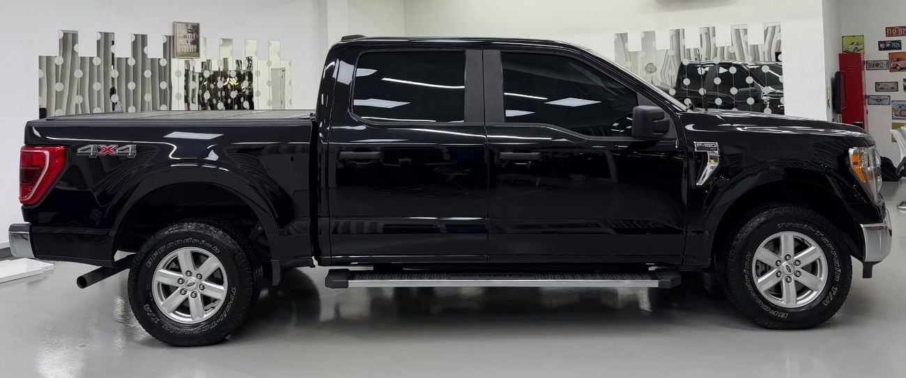 Ford F 150 XLT 5.0L Crew Cab Utility