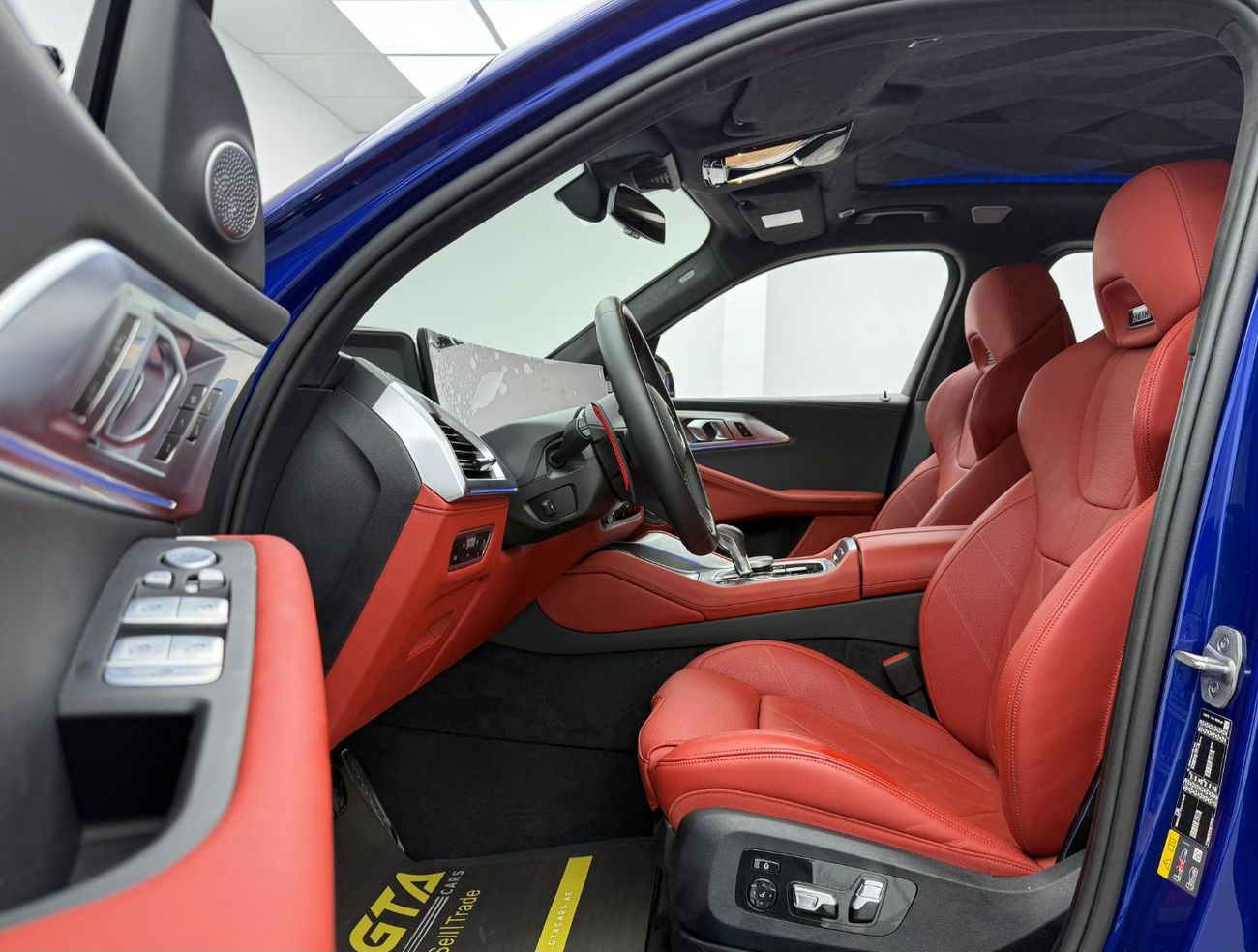 بي أم دبليو XM 2023 BMW XM, 2027 BMW Warranty + Service Pack, Full BMW Service History, Very Low Km, GCC