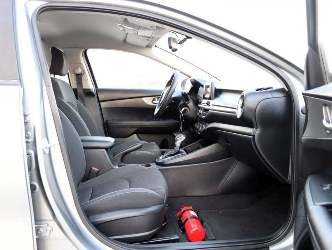 كيا سيراتو EX خالية من الحوادث - خليجي - مكينة 1600 سي سي - بحالة الوكالة من الداخل والخارج