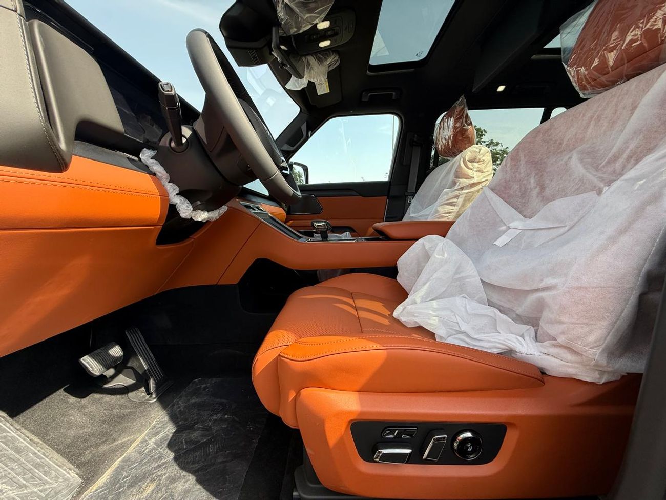 روكس 01 NEW ARRIVAL ROX 01 2026 7 SEATS LONG RANGE WITH WARRANTY EVS 5 YEARS SERVICE CONTRACT