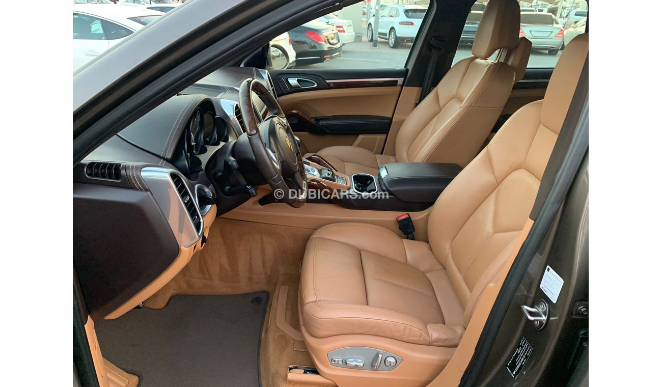 Porsche 718 Cayman Porsche Cayenne S 2012